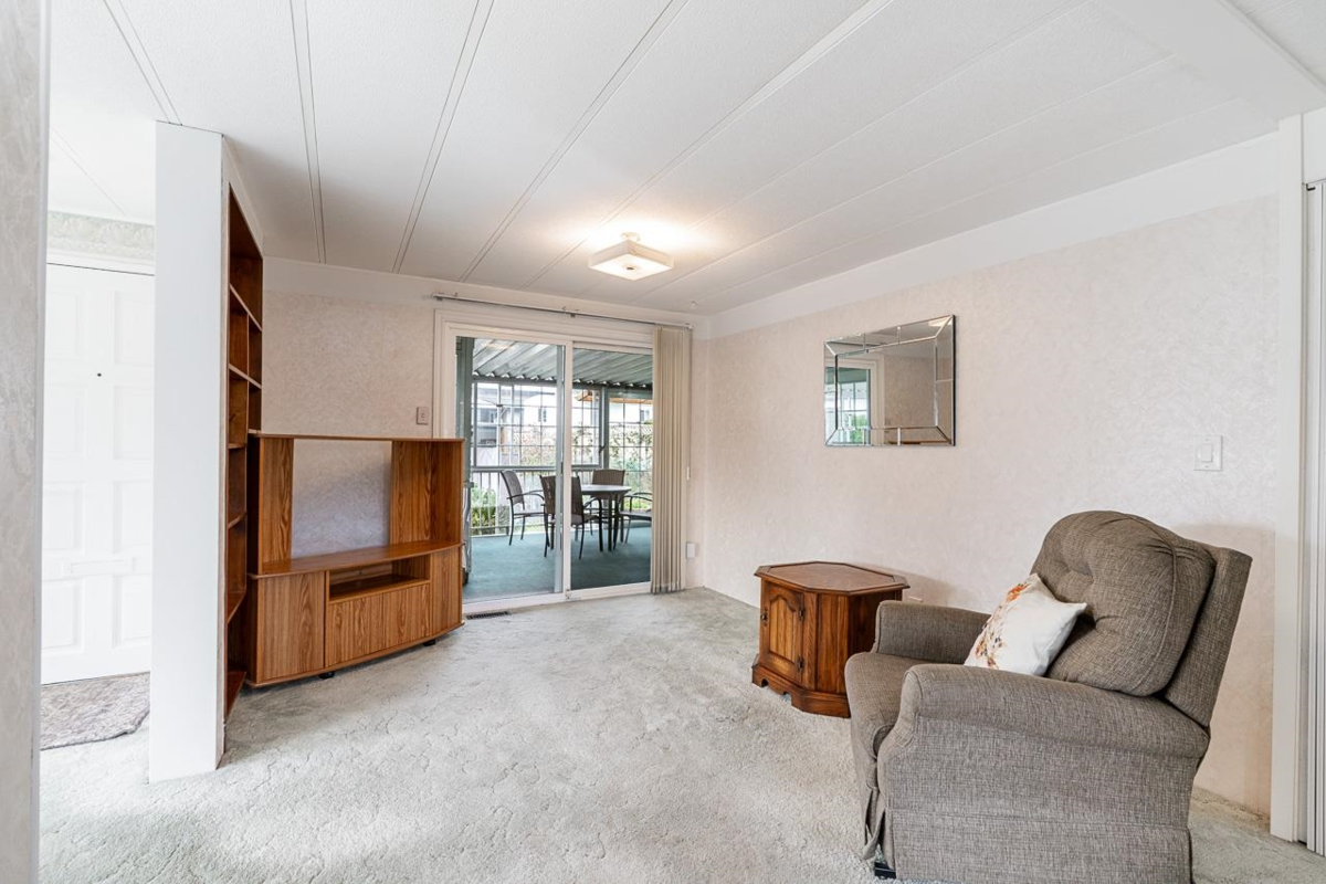 Office / Den Photo of 100 15875 20th Avenue, Surrey, BC