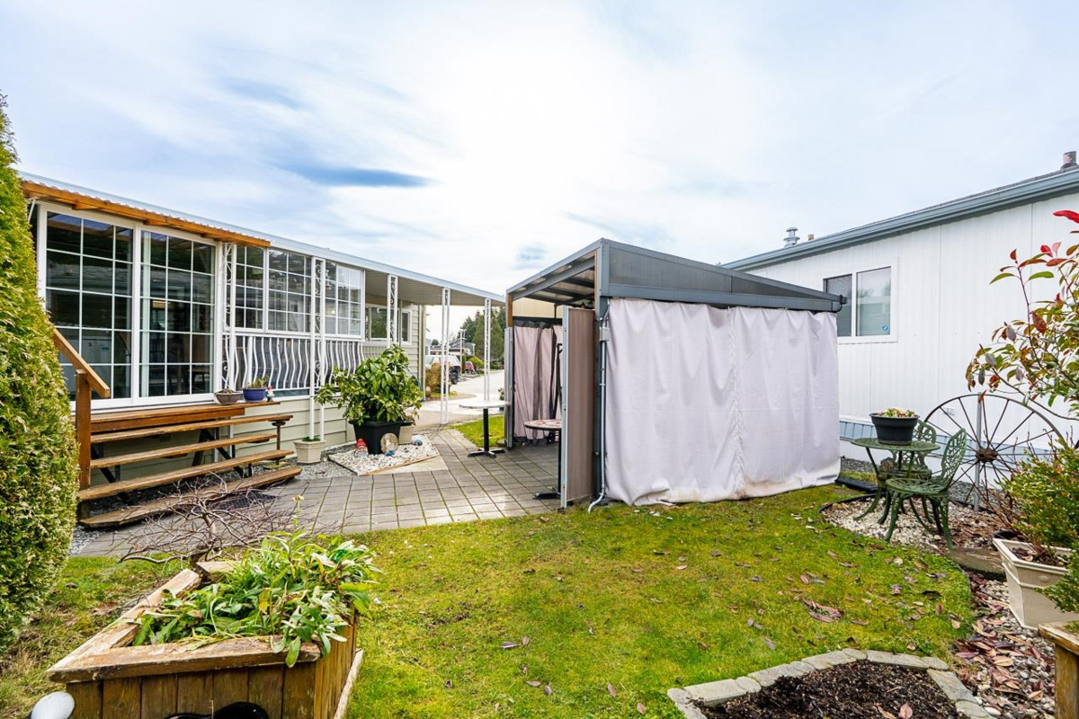 Swimming Pool Photo of 100 15875 20th Avenue, Surrey, BC