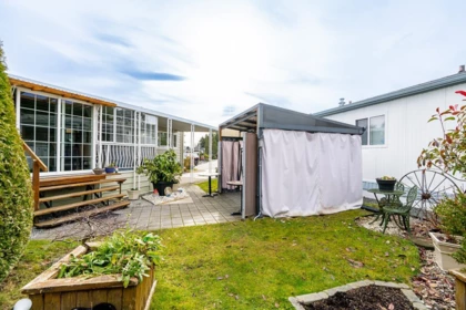 Swimming Pool Photo of 100 15875 20th Avenue, Surrey, BC