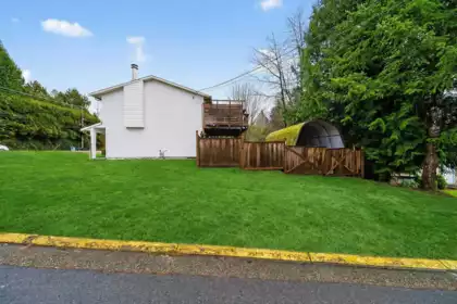 Backyard Photo of 32534 14 Avenue, Mission, BC