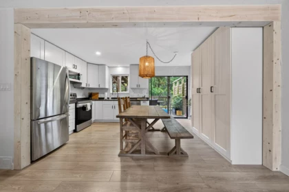 Kitchen Island Photo of 32534 14 Avenue, Mission, BC