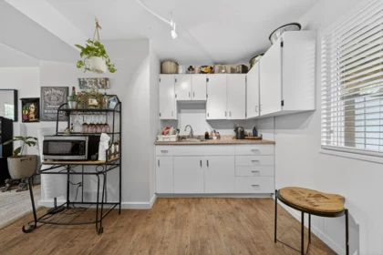 Laundry Room Photo of 32534 14 Avenue, Mission, BC