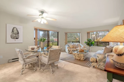 Breakfast Nook Photo of 202 14950 Thrift Avenue, White Rock, BC