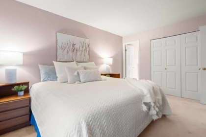 Laundry Room Photo of 202 14950 Thrift Avenue, White Rock, BC