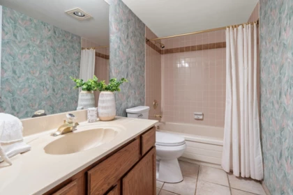 Loft / Bonus Room Photo of 202 14950 Thrift Avenue, White Rock, BC