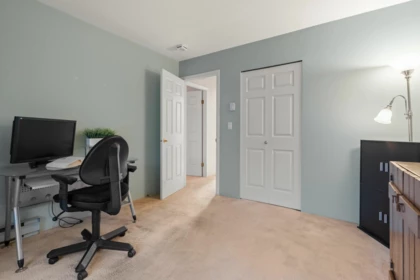 Office / Den Photo of 202 14950 Thrift Avenue, White Rock, BC