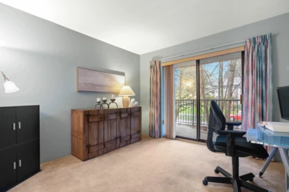 Powder Room Photo of 202 14950 Thrift Avenue, White Rock, BC