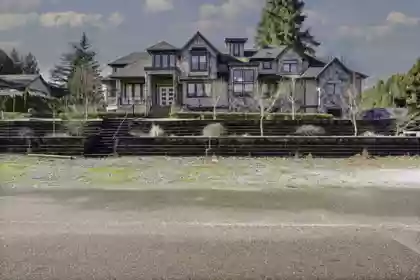 4033 Prairie Street, Abbotsford, BC, Abbotsford — 10 bed single family residence for sale