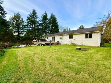 Basement Recreation Room Photo of 18572 76 Avenue, Surrey, BC