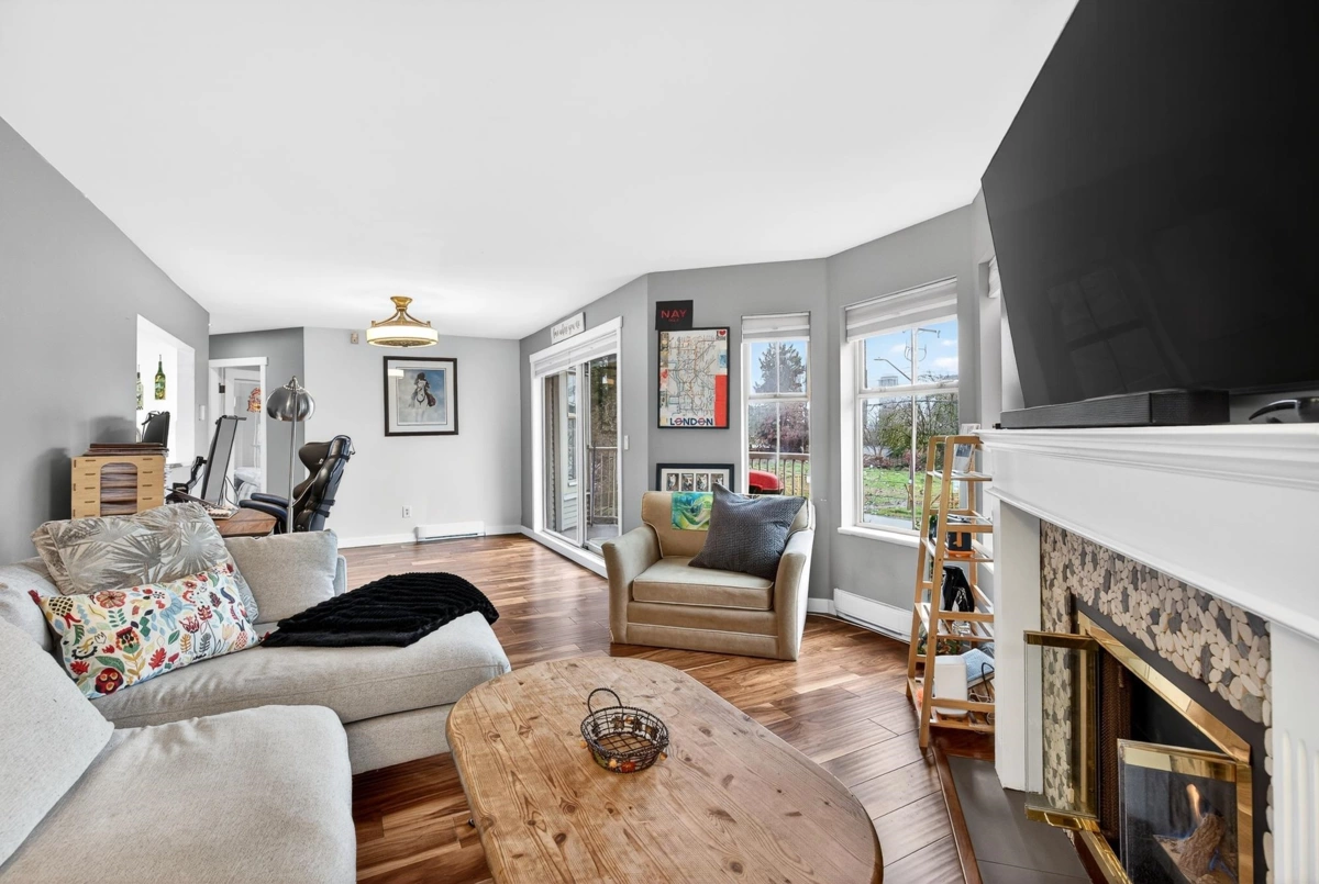 Dining Area Photo of 201 10720 138 Street, Surrey, BC