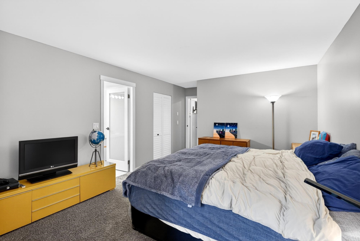 Loft / Bonus Room Photo of 201 10720 138 Street, Surrey, BC