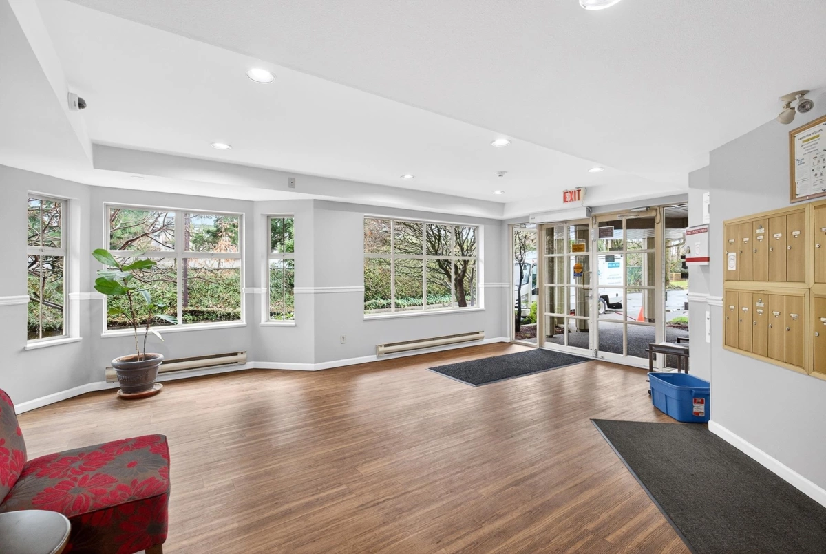 Swimming Pool Photo of 201 10720 138 Street, Surrey, BC