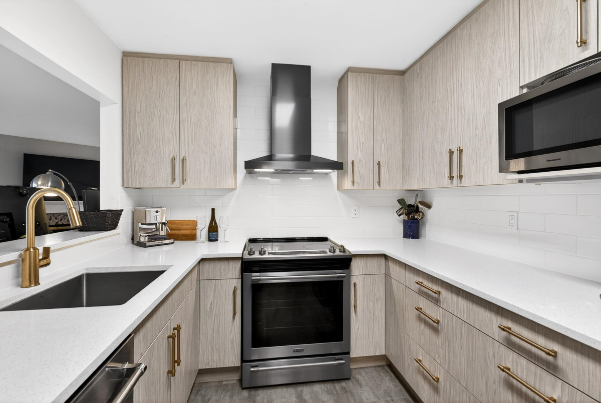 Walk-In Closet Photo of 201 10720 138 Street, Surrey, BC