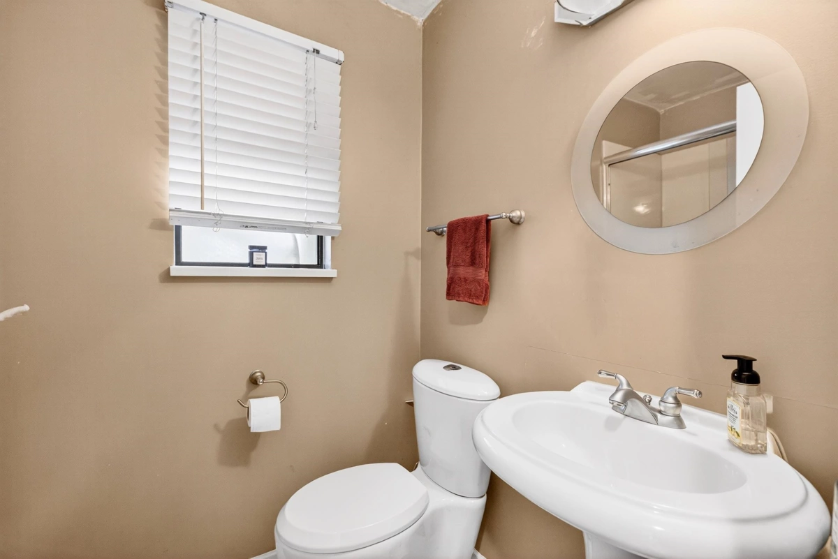 Entry Foyer Photo of 3237 Mayne Crescent, Coquitlam, BC