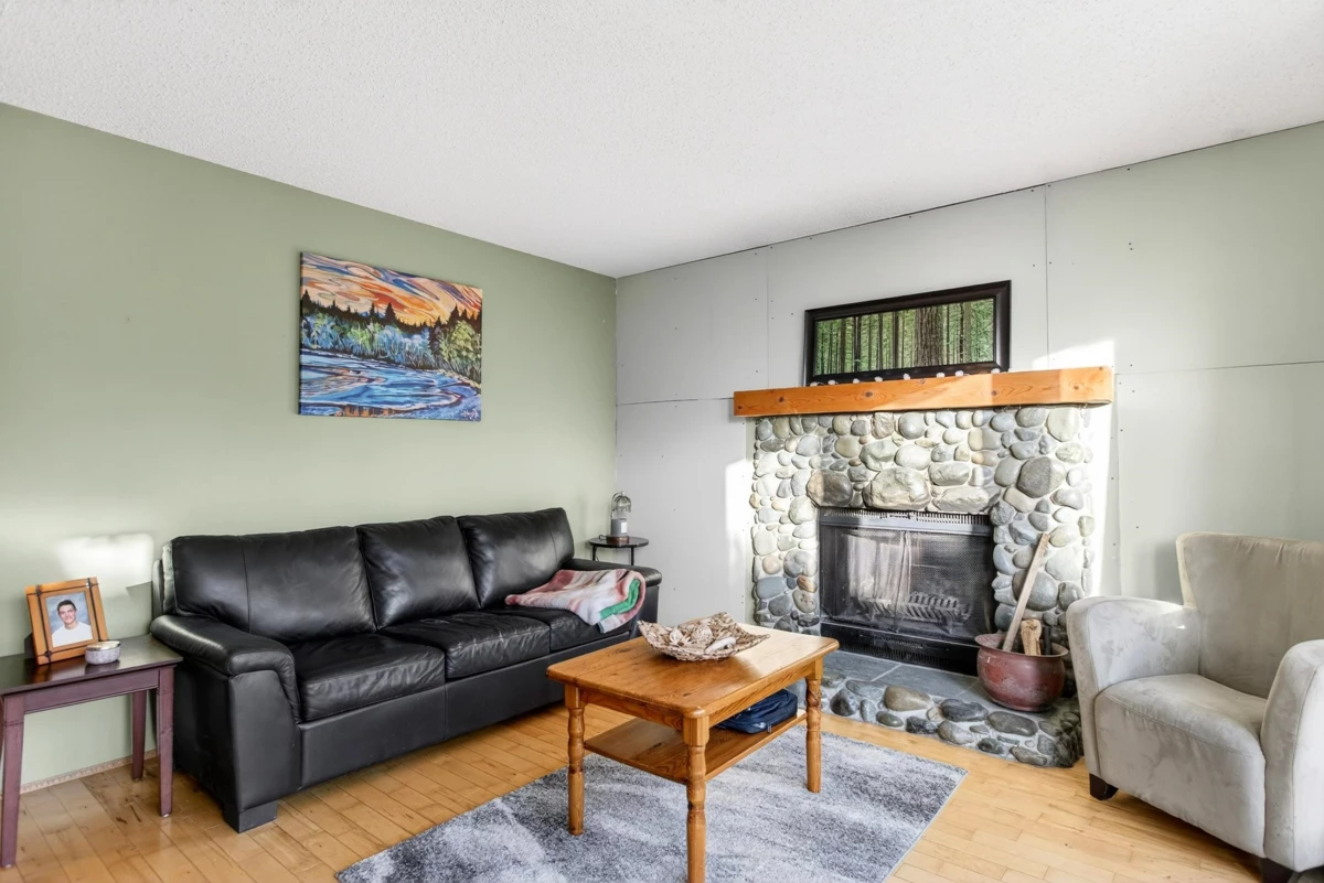 Family Room Photo of 3237 Mayne Crescent, Coquitlam, BC