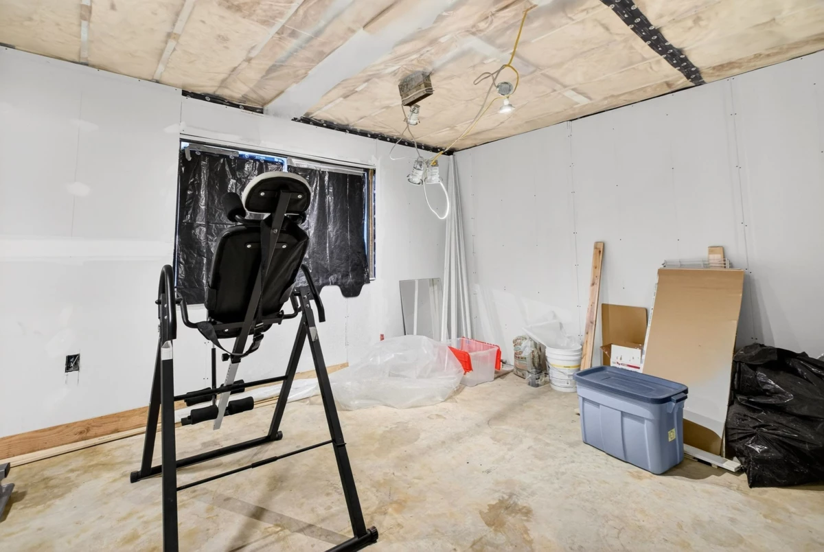 Garage Interior Photo of 3237 Mayne Crescent, Coquitlam, BC