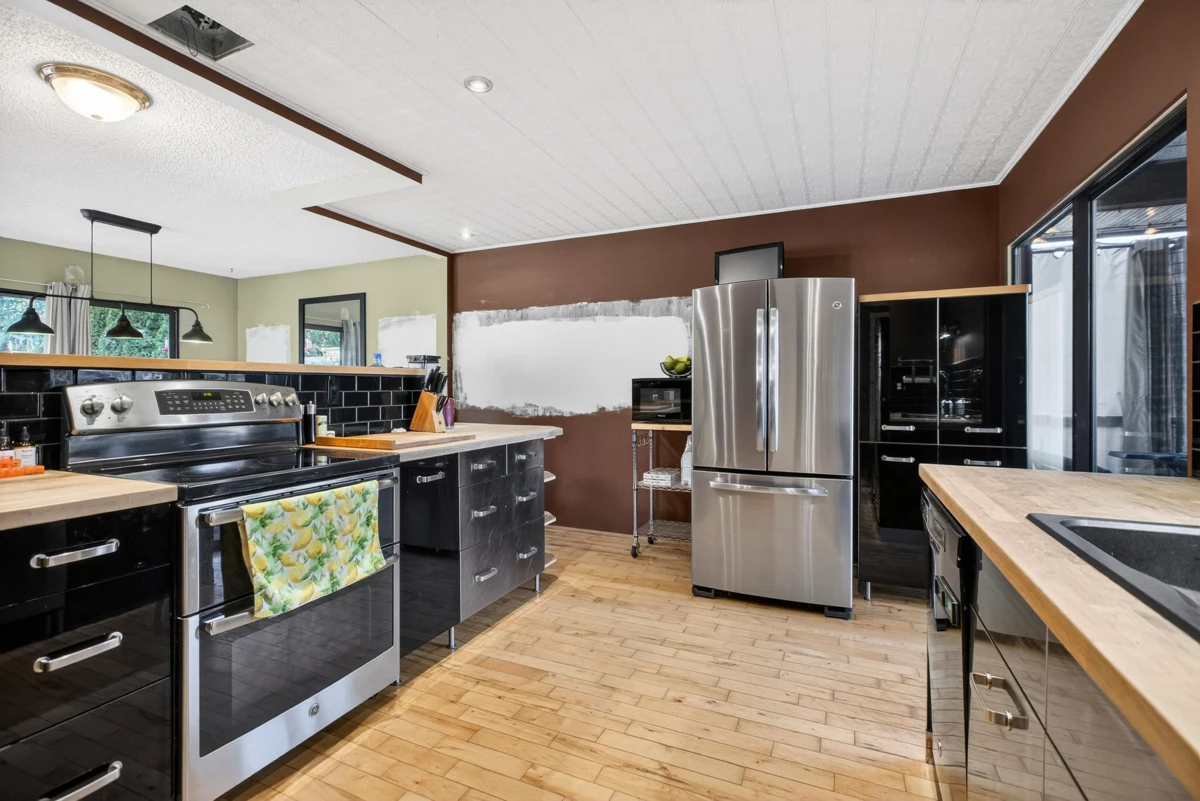 Primary Bedroom Photo of 3237 Mayne Crescent, Coquitlam, BC