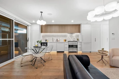 1143 W 33rd Avenue, Vancouver, BC, Vancouver — Townhouse for sale