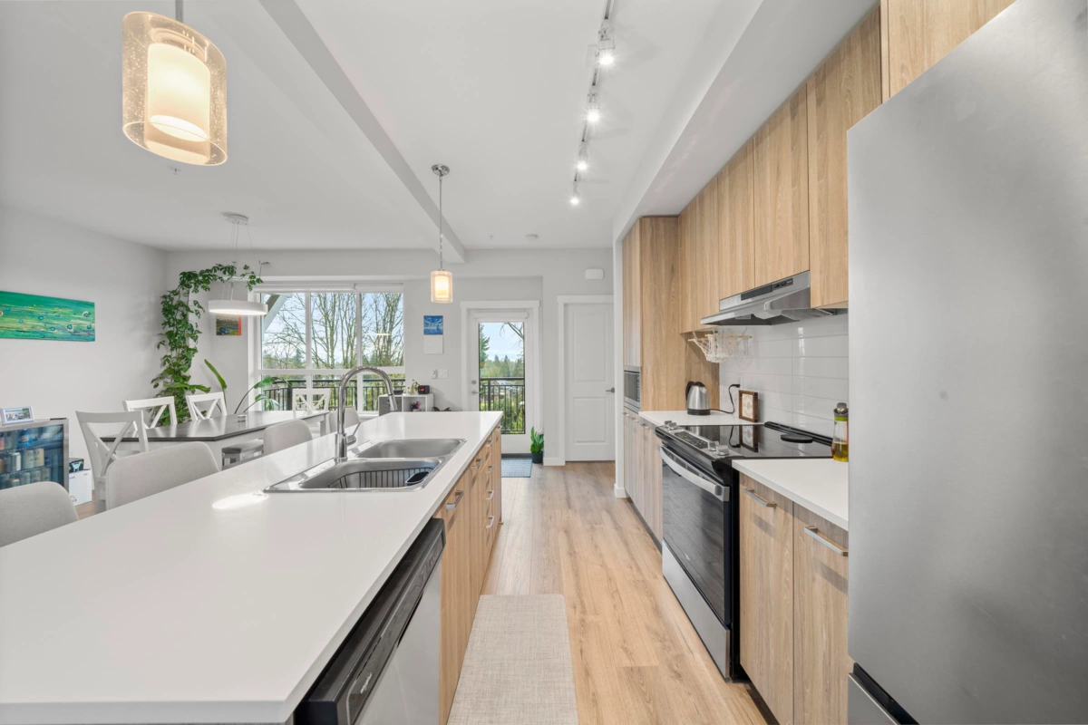 Kitchen Island Photo of 44 8335 Nelson Street, Mission, BC