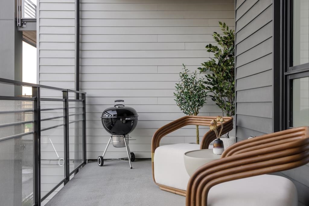 Entry Foyer Photo of 210 2450 Garden Drive, Vancouver, BC