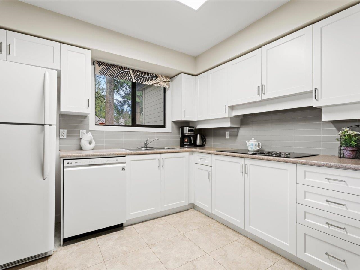 Breakfast Nook Photo of 7 14085 Nico Wynd Place, Surrey, BC