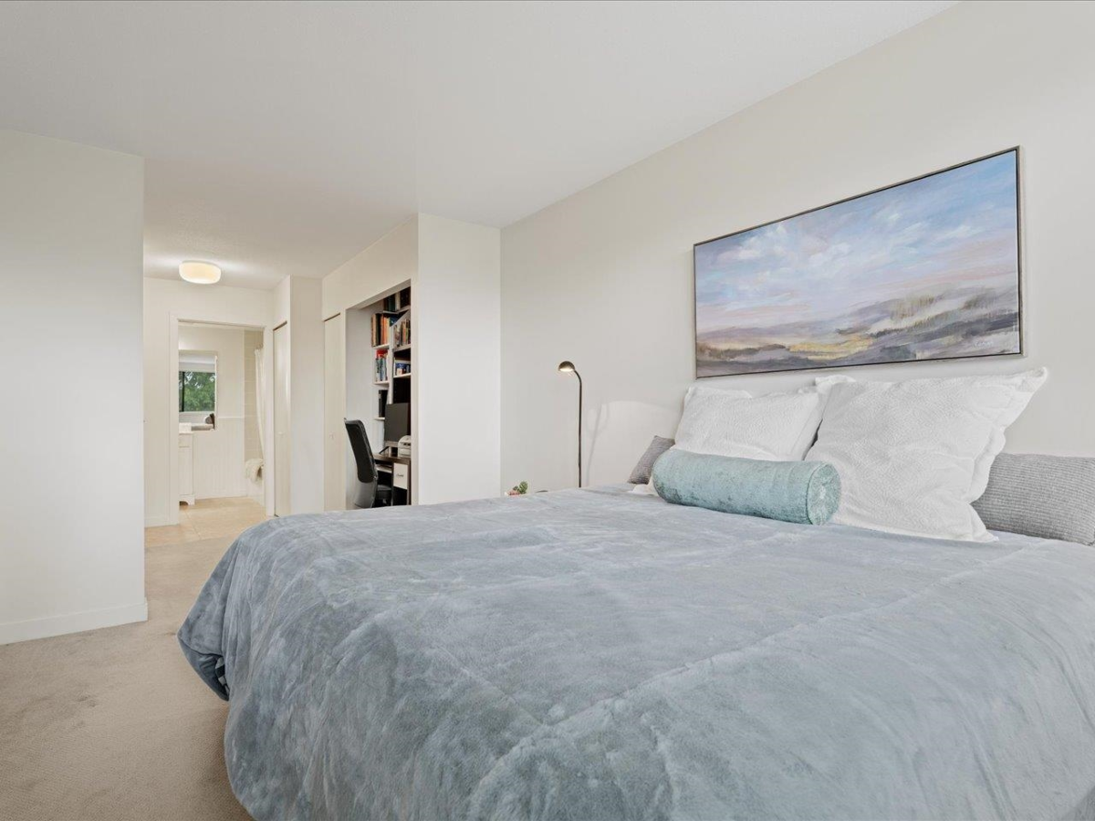 Entry Foyer Photo of 7 14085 Nico Wynd Place, Surrey, BC