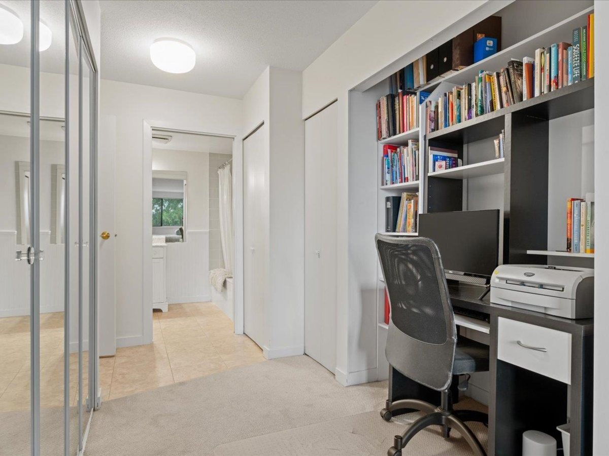 Hallway Photo of 7 14085 Nico Wynd Place, Surrey, BC