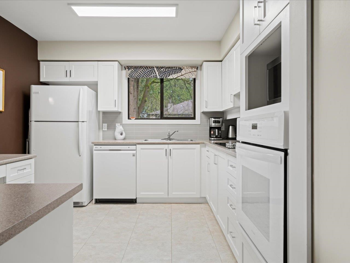 Kitchen Photo of 7 14085 Nico Wynd Place, Surrey, BC