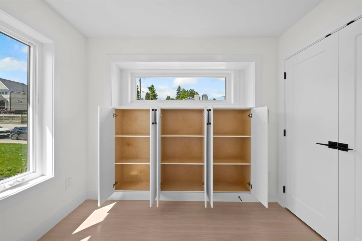 Guest Bathroom Photo of 1 314 Nelson Street, Coquitlam, BC