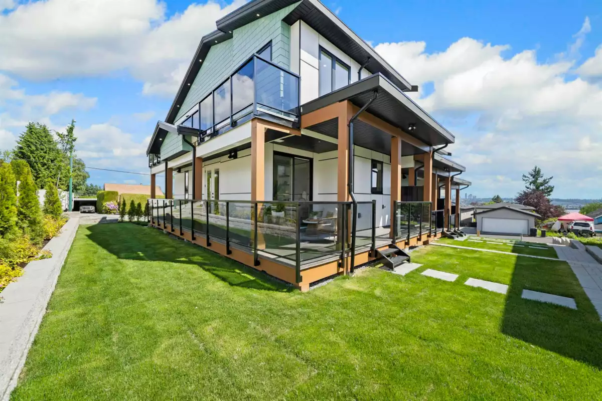 Hot Tub / Spa Photo of 1 314 Nelson Street, Coquitlam, BC