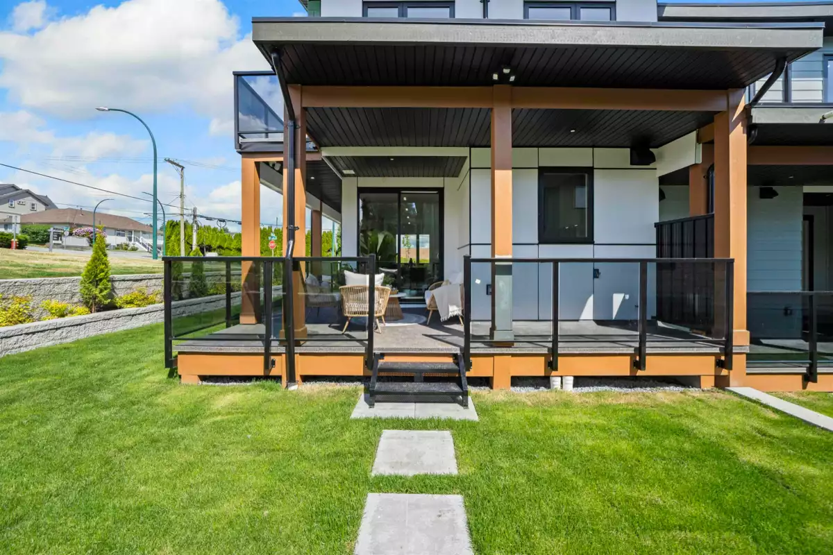 Outdoor Kitchen Photo of 1 314 Nelson Street, Coquitlam, BC