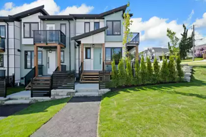 Backyard Photo of 1 314 Nelson Street, Coquitlam, BC