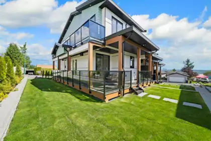 Hot Tub / Spa Photo of 1 314 Nelson Street, Coquitlam, BC