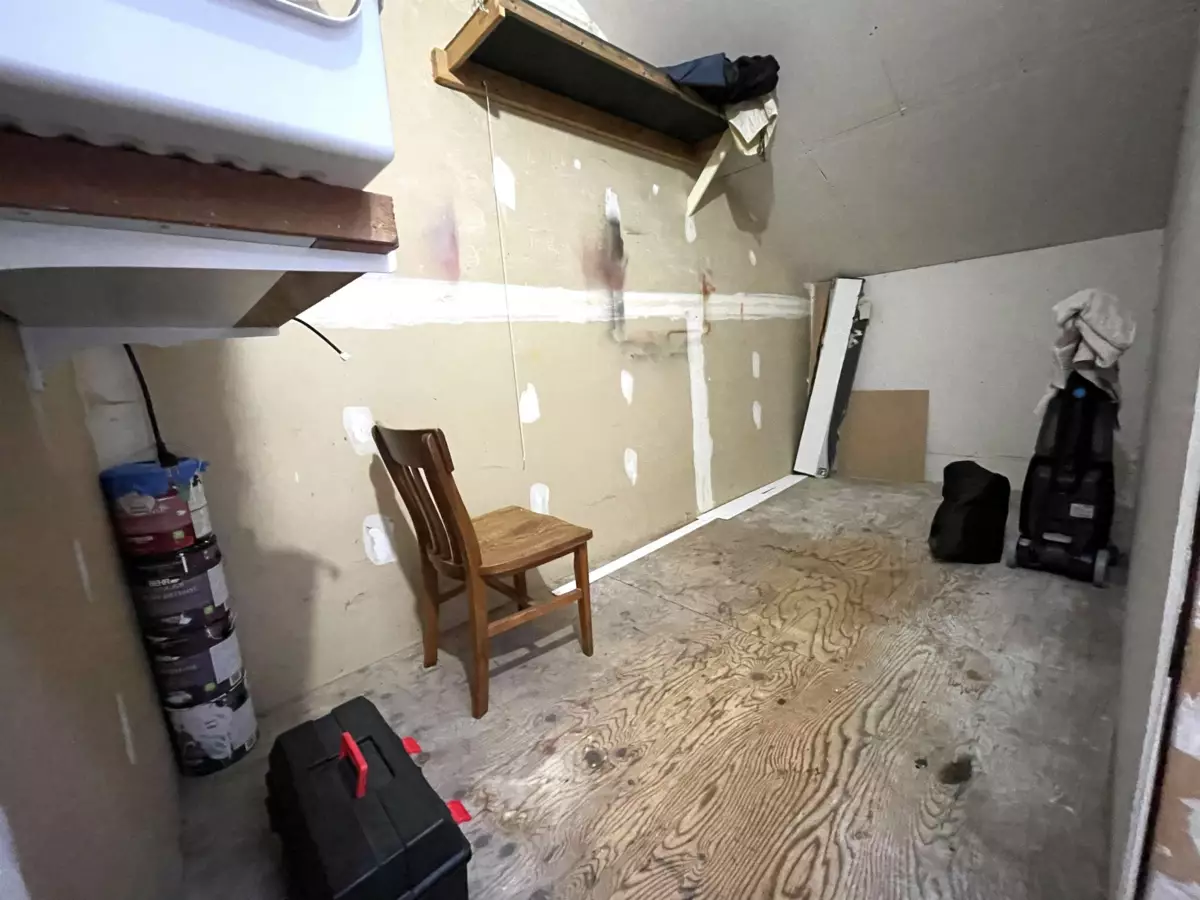 Hallway Photo of 8132 Laval Place, Vancouver, BC