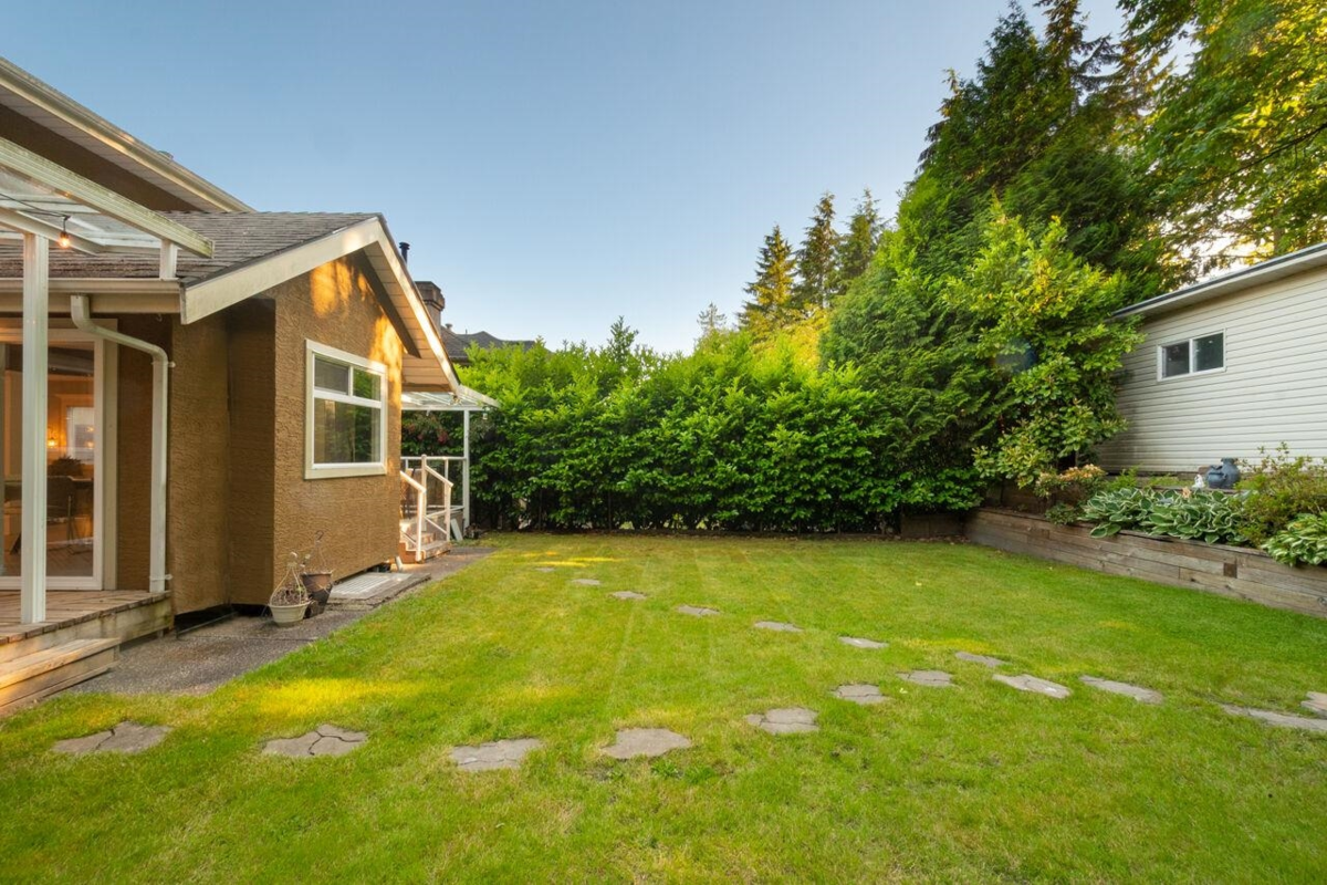 Garden / Landscaping Photo of 1416 Purcell Drive, Coquitlam, BC
