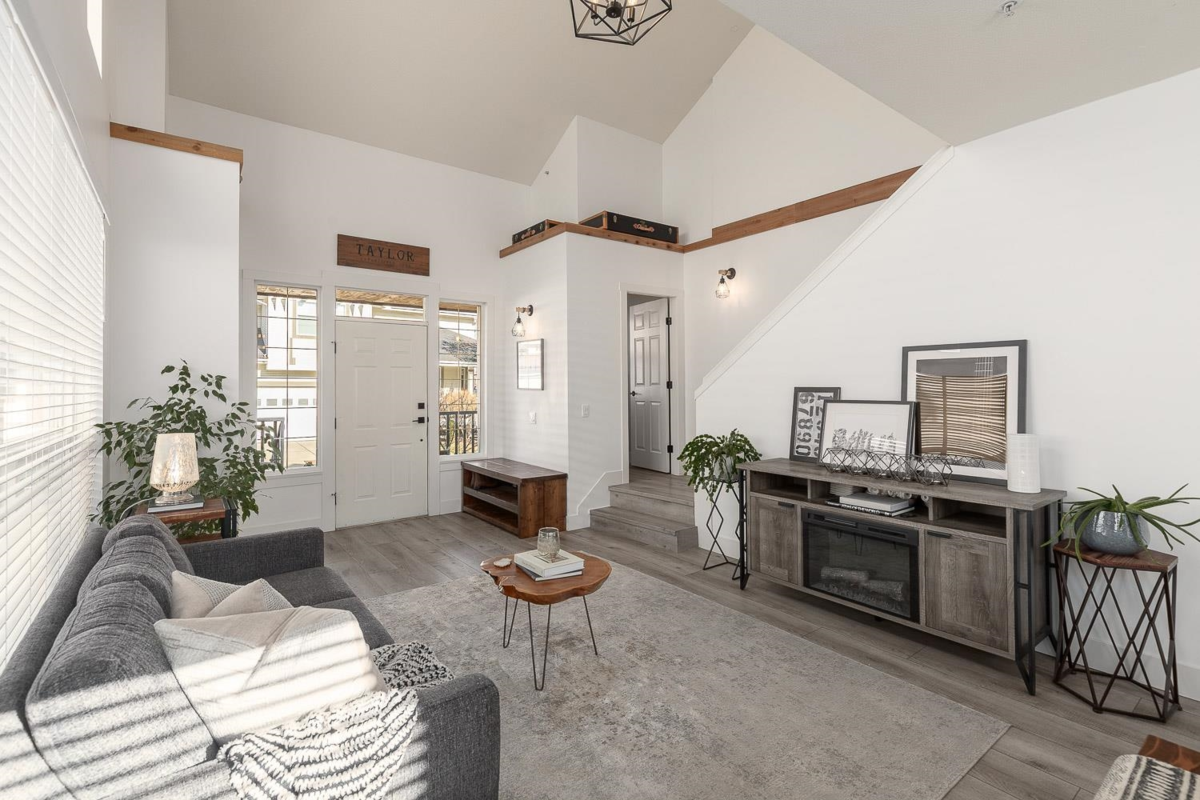 Breakfast Nook Photo of 19850 Butternut Lane, Pitt Meadows, BC
