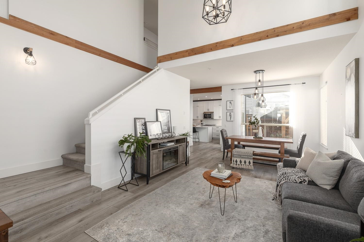 Family Room Photo of 19850 Butternut Lane, Pitt Meadows, BC