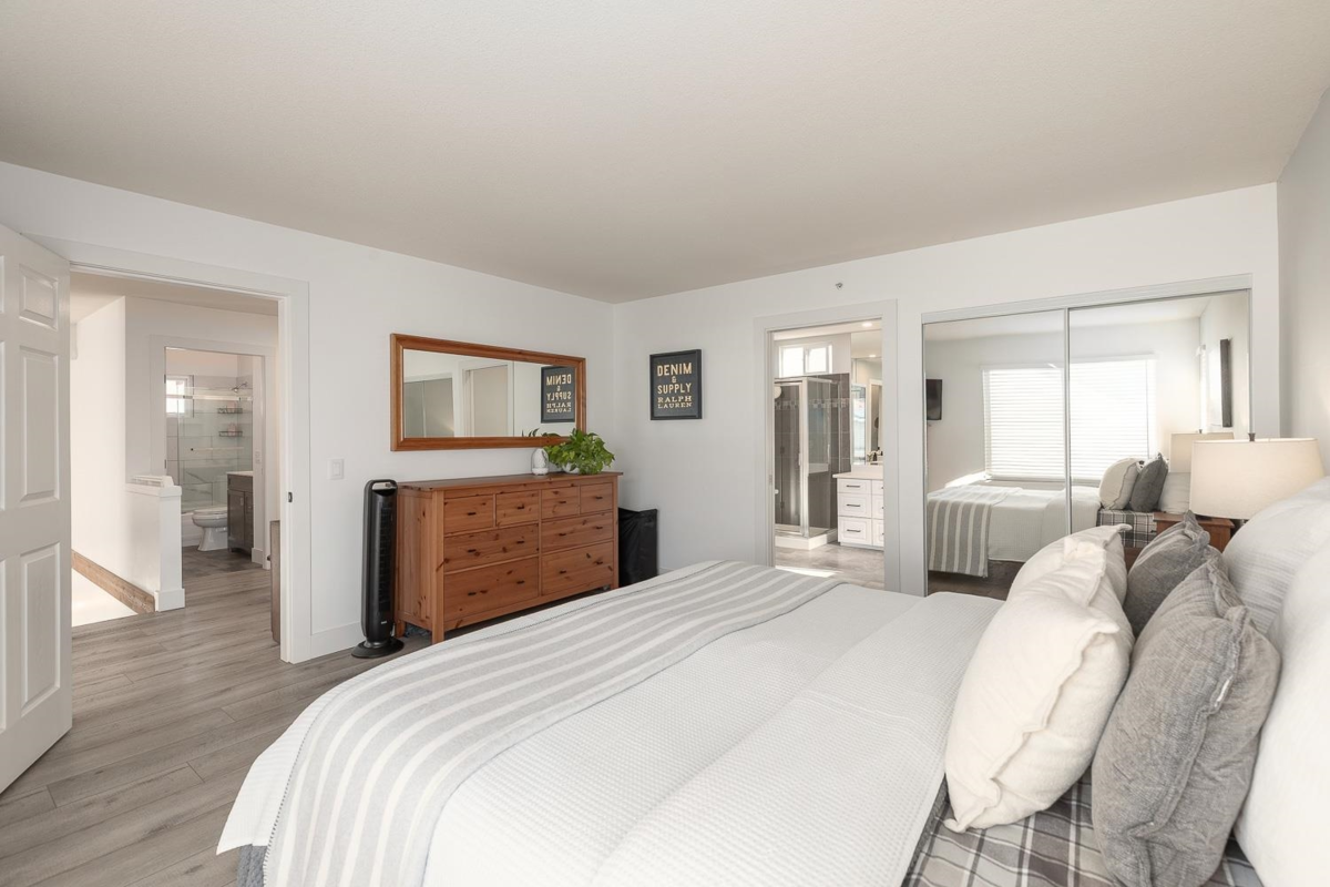 Laundry Room Photo of 19850 Butternut Lane, Pitt Meadows, BC