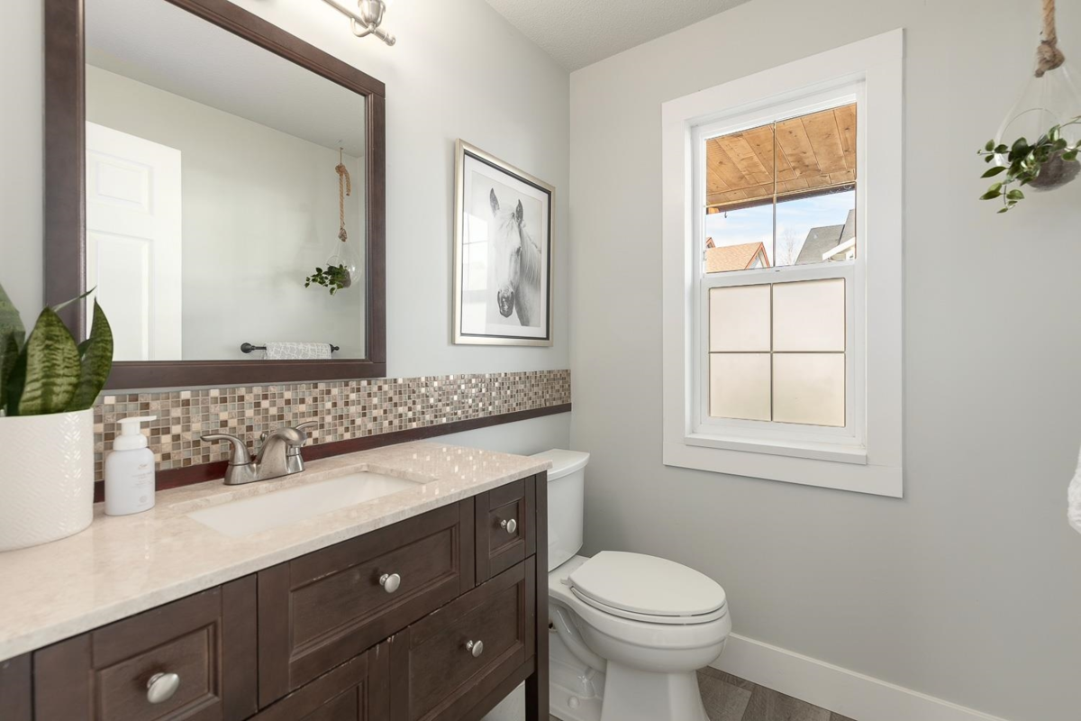 Primary Bathroom Photo of 19850 Butternut Lane, Pitt Meadows, BC