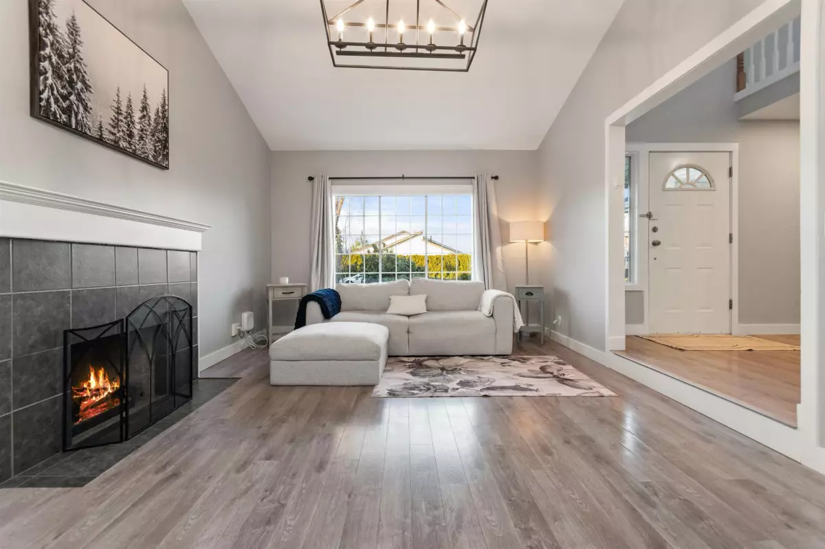 Dining Area Photo of 46246 Christina Drive, Chilliwack, BC