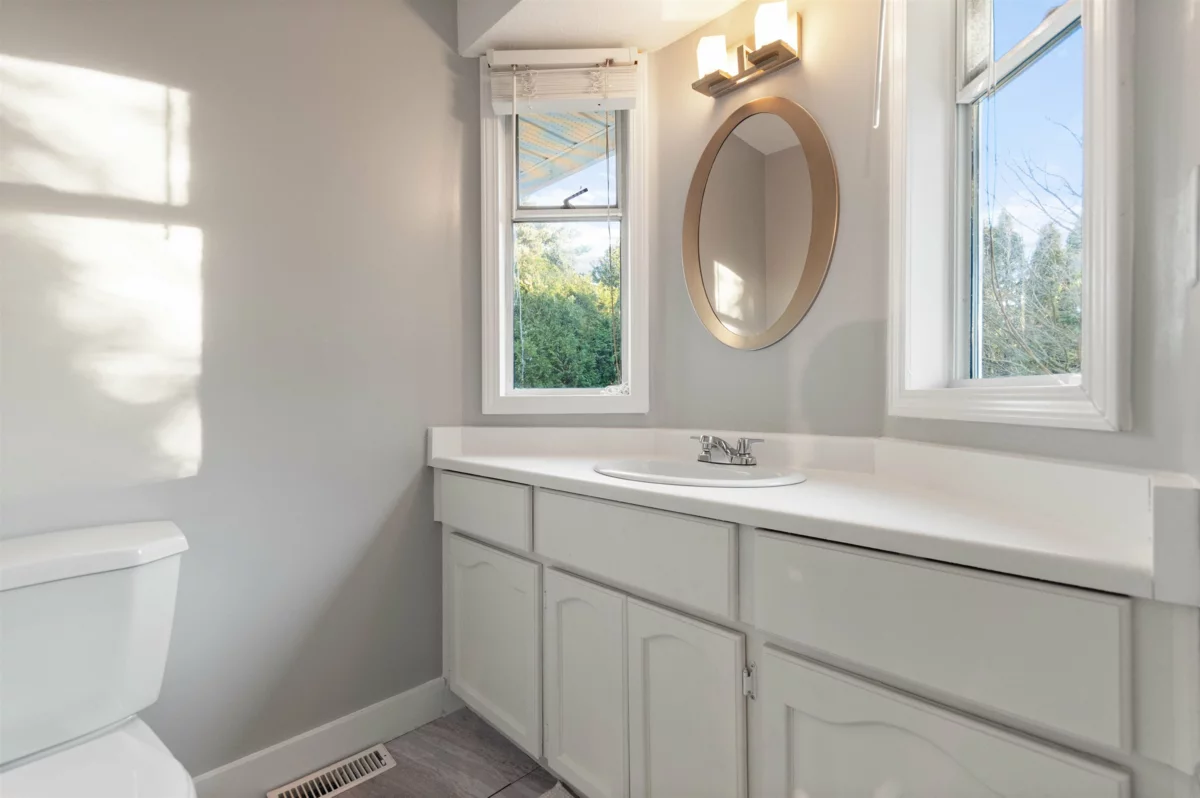 Mudroom Photo of 46246 Christina Drive, Chilliwack, BC