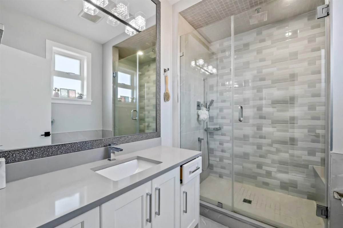 Front Yard Photo of 5910 182 Street, Surrey, BC