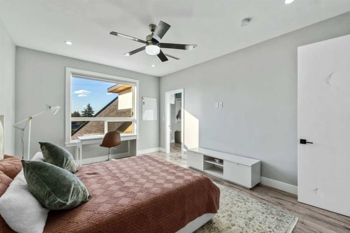 Swimming Pool Photo of 5910 182 Street, Surrey, BC