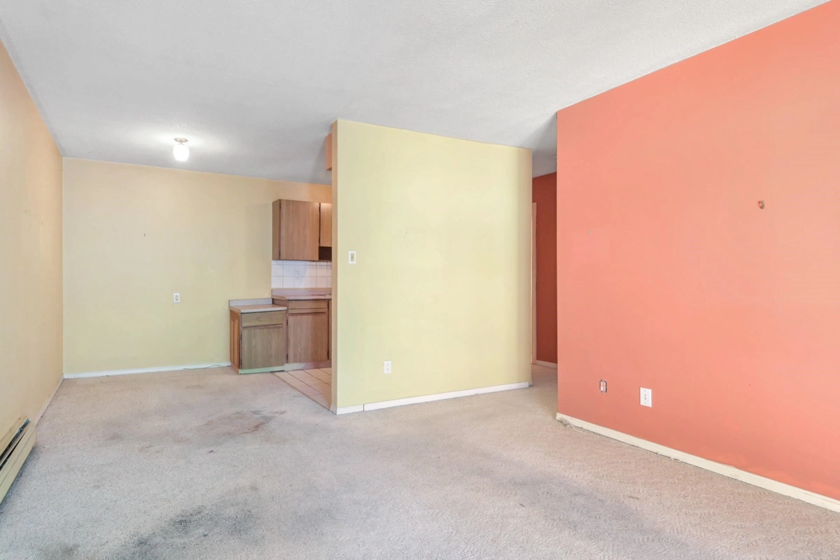 Kitchen Island Photo of 302 1442 Blackwood Street, White Rock, BC