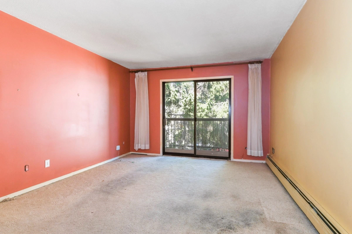 Kitchen Photo of 302 1442 Blackwood Street, White Rock, BC