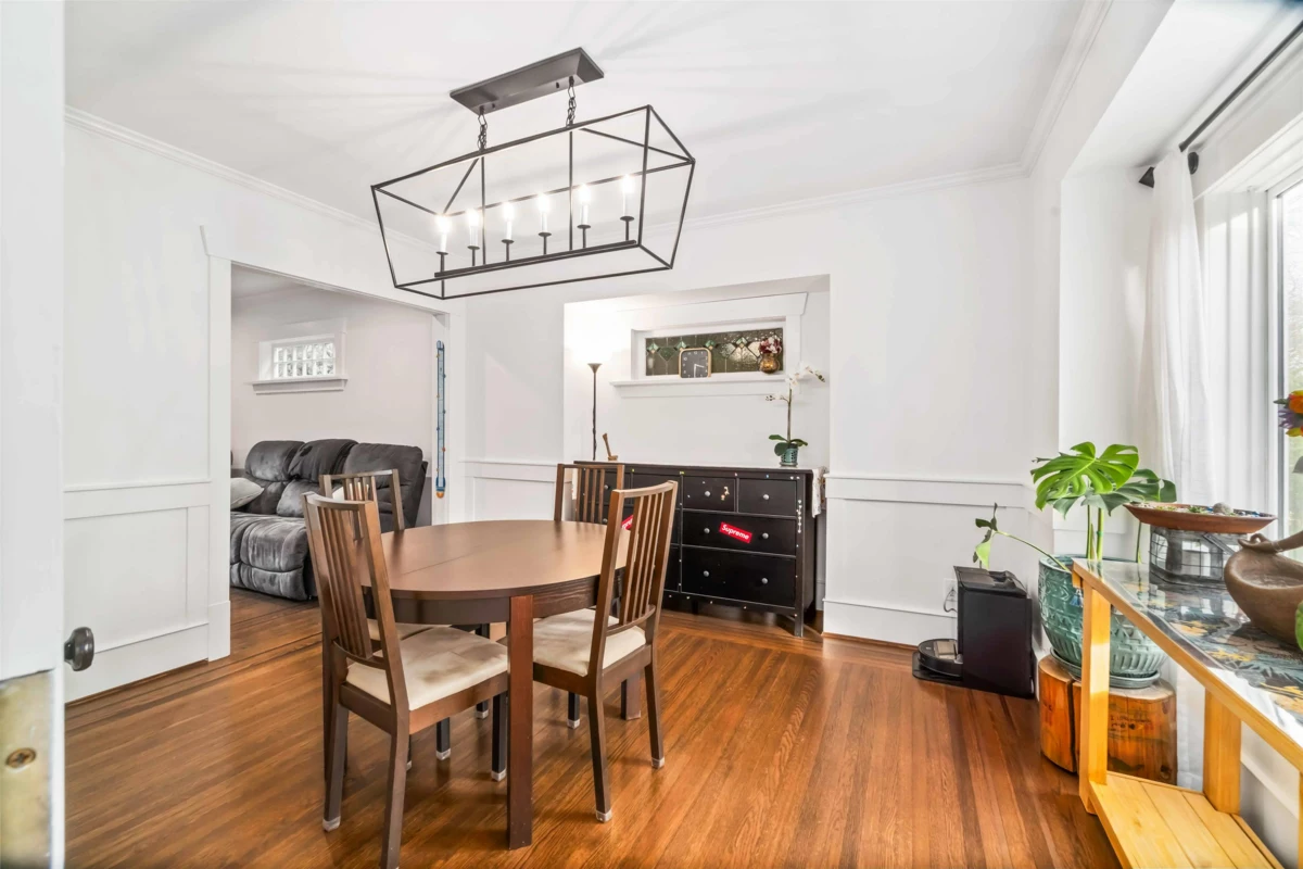 Kitchen Island Photo of 3322 W 38th Avenue, Vancouver, BC
