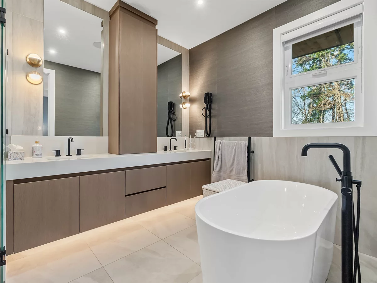 Backyard Photo of 14295 73a Avenue, Surrey, BC