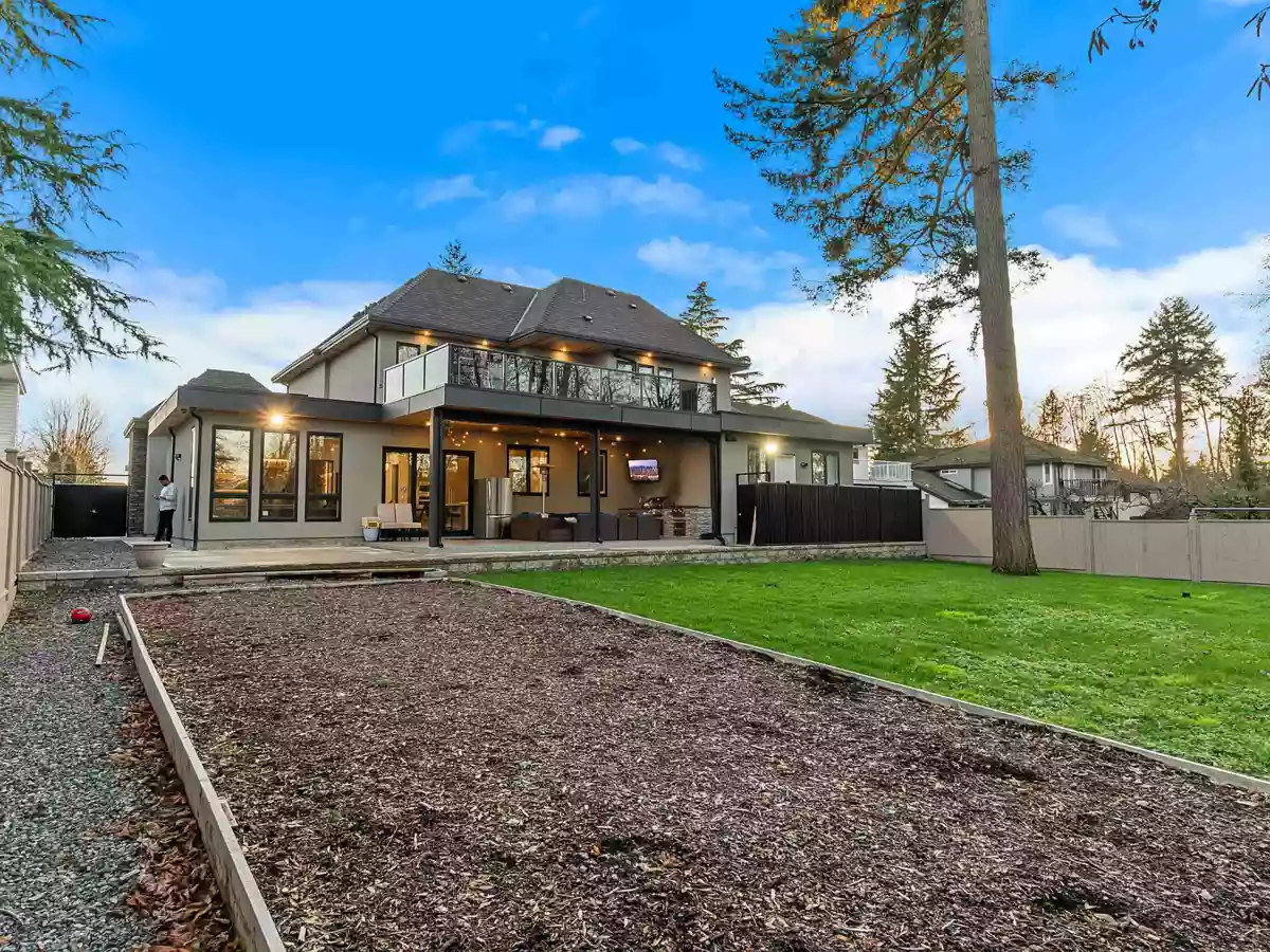 Breakfast Nook Photo of 14295 73a Avenue, Surrey, BC
