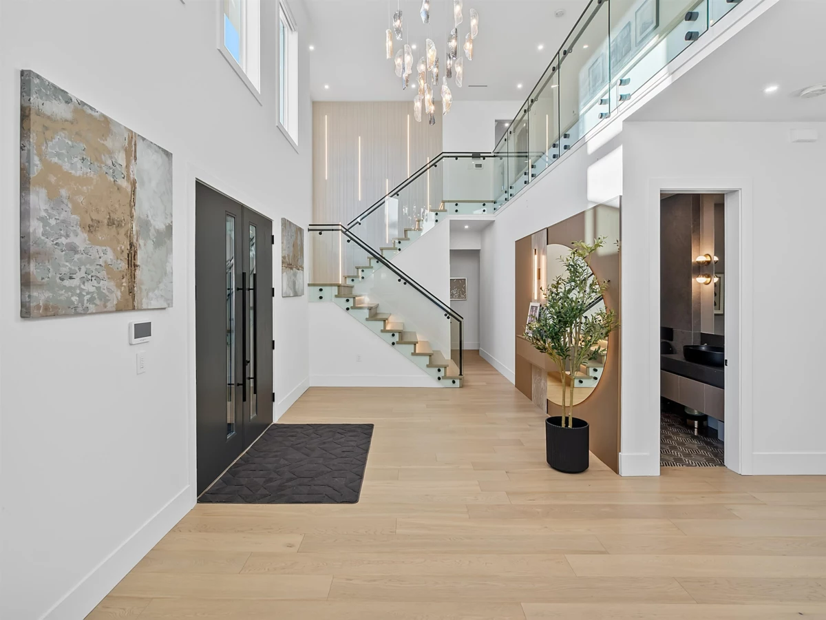 Entry Foyer Photo of 14295 73a Avenue, Surrey, BC