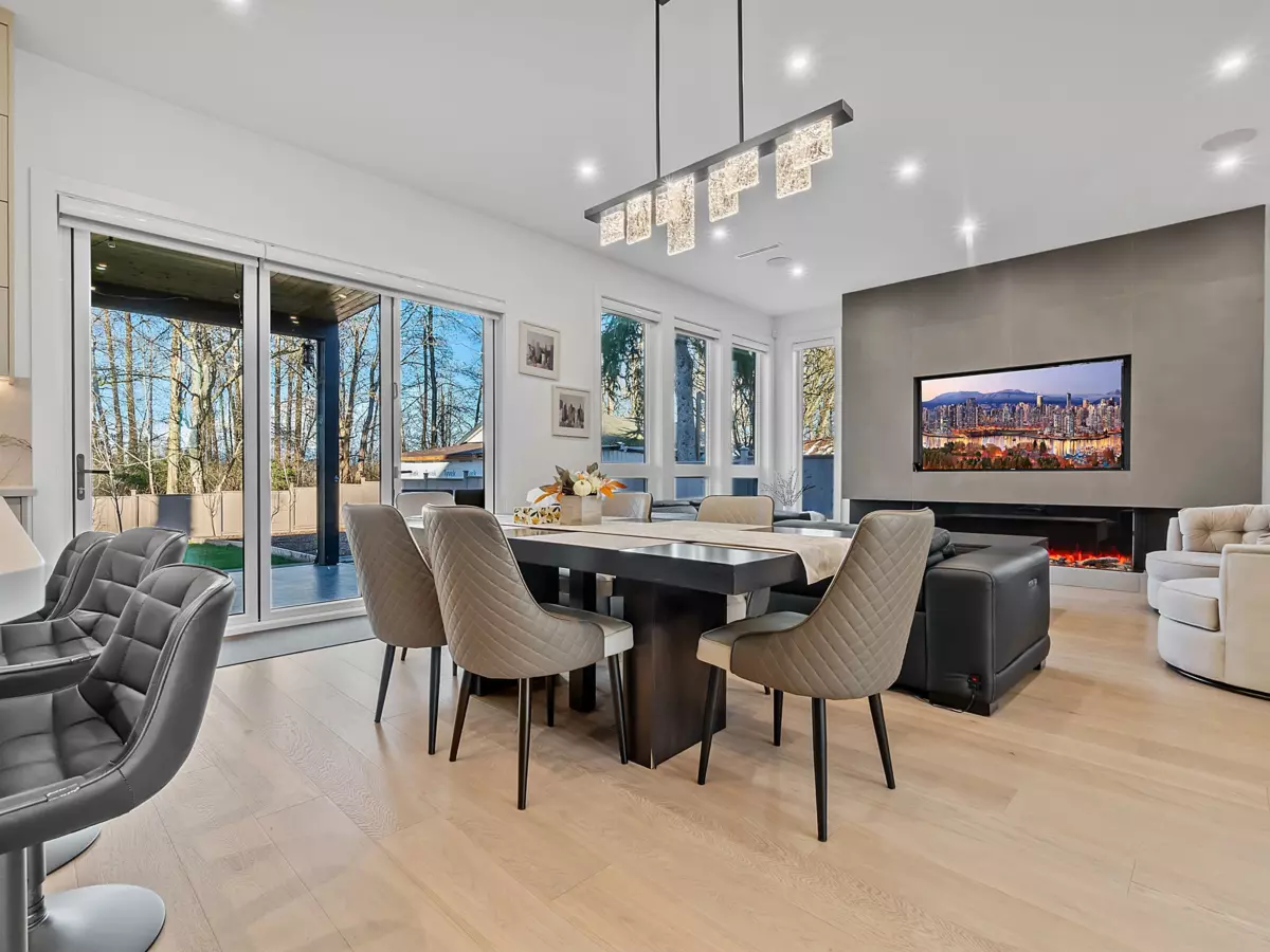 Guest Bathroom Photo of 14295 73a Avenue, Surrey, BC